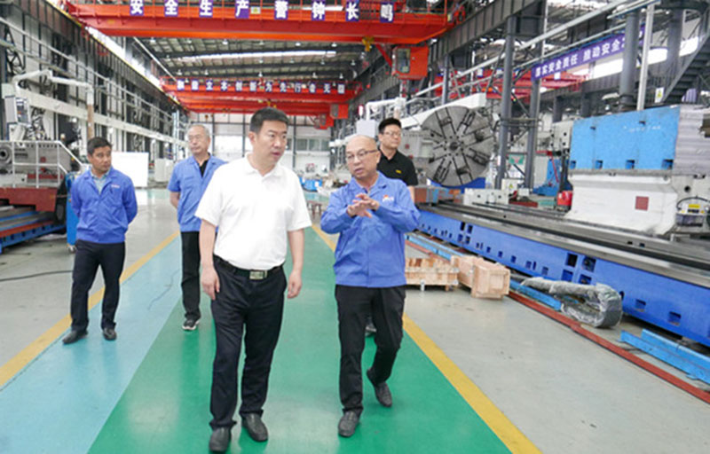 市工信局局長(zhǎng)陳海龍來(lái)星火機(jī)床公司調(diào)研