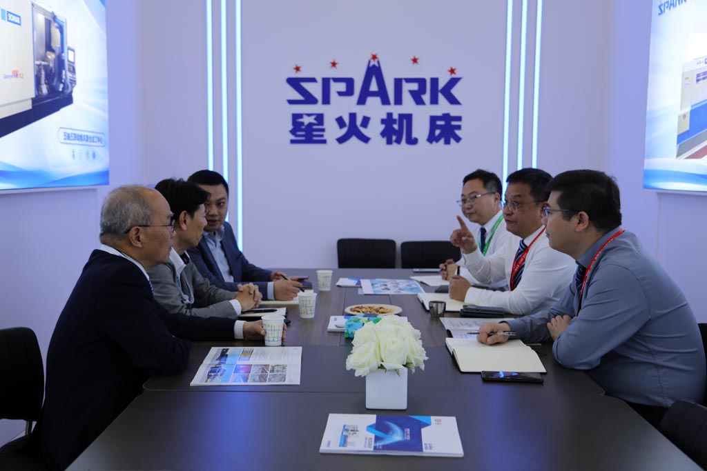 星火機(jī)床蔣保權(quán)會(huì)見日本株式會(huì)社（SKTD）客商